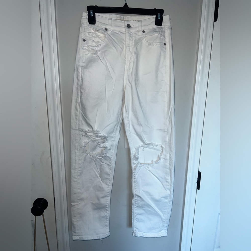 American Eagle White Ripped Mom Jeans Size 4